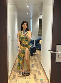 Salin - Transsexual escort in New Delhi Photo 14 of 16