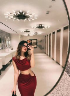 Salina Vip Young Indian Model in Jvc - escort in Dubai Photo 5 of 17