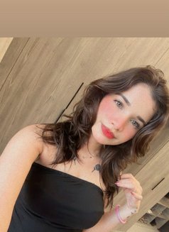 Salina Vip Young Indian Model in Jvc - escort in Dubai Photo 12 of 17