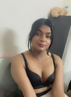 Sallina - Transsexual escort in Noida Photo 5 of 5