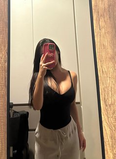 Sally - escort in Dubai Photo 1 of 8