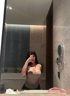 Sally - escort in Dubai Photo 3 of 8