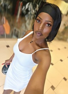 Sally - masseuse in Dubai Photo 2 of 3