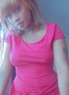 Sally - puta in Nairobi Photo 6 of 6