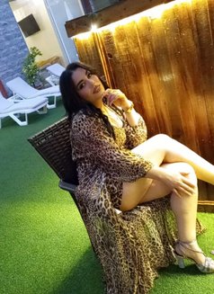Sally - puta in Beirut Photo 1 of 4