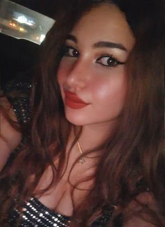 Sally - escort in Beirut Photo 3 of 9
