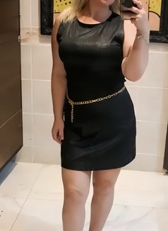 Sally - escort in Cairo Photo 1 of 2