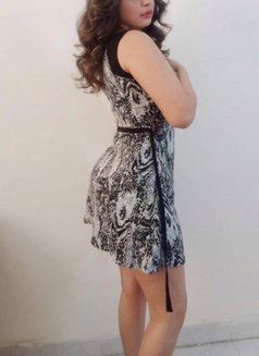 Sally - escort in Cairo Photo 3 of 3