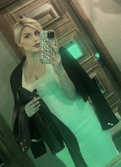 Sally - escort in Bangkok Photo 3 of 6