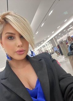 Sally - escort in Bangkok Photo 5 of 6