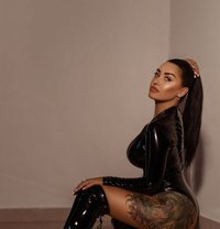 Sally - escort in Beirut