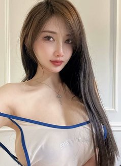 Maci - escort in Tokyo Photo 4 of 4