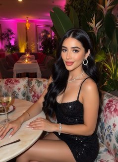 Salma a true Girlfriend Experience - puta in Madrid Photo 1 of 8