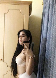 Salma - masseuse in Bangkok Photo 1 of 3