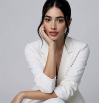 Salma Luxury GFE Model and Companion - Acompañante in Bogotá Photo 1 of 6