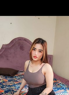 Salma - escort in Riyadh Photo 1 of 3
