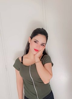 Salma - escort in Beirut Photo 2 of 7