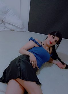 Salma - escort in Beirut Photo 5 of 7