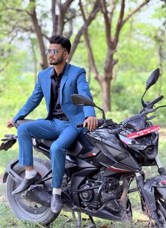 Salman M - Acompañantes masculino in Kathmandu Photo 8 of 10
