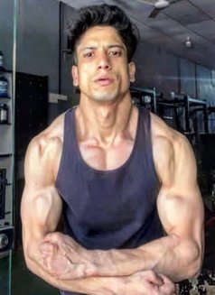 Salman Hunk - Acompañantes masculino in Pune Photo 3 of 9