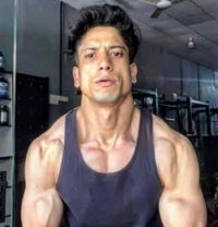 Salman Hunk - Acompañantes masculino in Pune