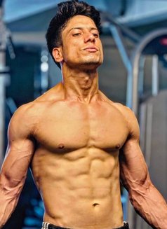 Salman Hunk - Acompañantes masculino in Pune Photo 8 of 9