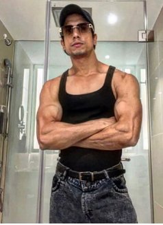 Salman Hunk - Acompañantes masculino in Pune Photo 9 of 9