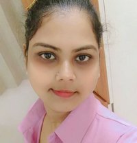 Saloni ( Realmeet & Cam Show) - puta in Chennai