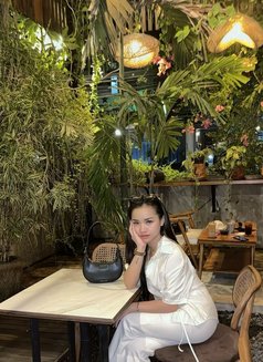 Salsa - escort in Singapore Photo 13 of 17