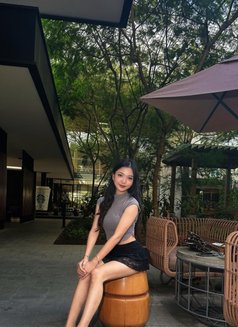 Salsa Young Girl, New Comer in Bali - puta in Bali Photo 4 of 6