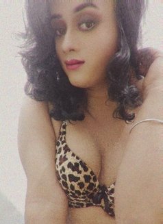 Salu - Transsexual escort in Kolkata Photo 4 of 5
