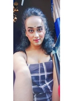 Salu - Transsexual escort in Bangalore Photo 3 of 4