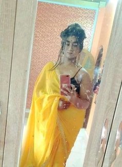 Salu - Transsexual escort in Bangalore Photo 1 of 5