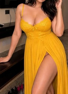 Salwa - escort in Cairo Photo 2 of 3
