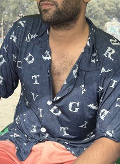 Sam - Acompañante masculino in Dhaka Photo 1 of 1