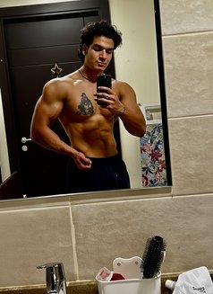 Sam - Acompañantes masculino in Abu Dhabi Photo 5 of 6