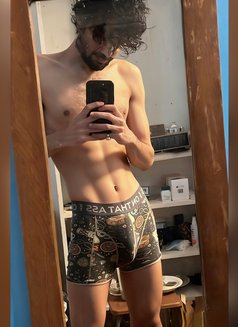 Sam - Male escort in Paris Photo 2 of 5