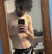 Sam - Male escort in Paris