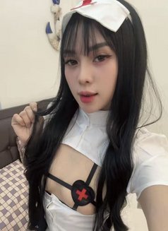 Wet and horny - escort in Singapore Photo 3 of 7