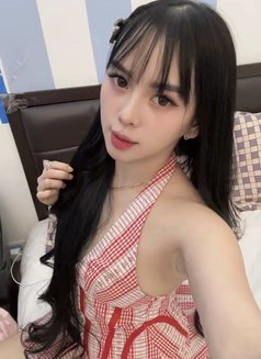 Wet and horny - escort in Singapore Photo 4 of 7