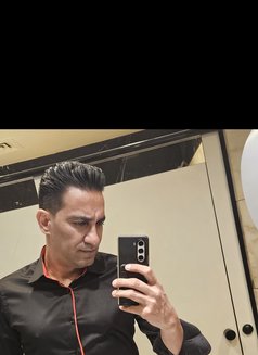 Sam - Male escort in Dubai Photo 5 of 6