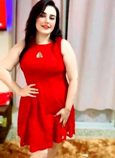 Sam - escort in Abu Dhabi Photo 1 of 3