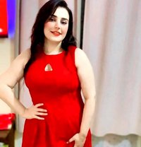 Sam - escort in Abu Dhabi Photo 1 of 3