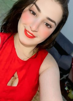 Sam - escort in Abu Dhabi Photo 2 of 3