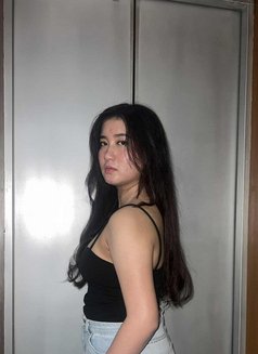 Sam - Masajista in Makati City Photo 6 of 7