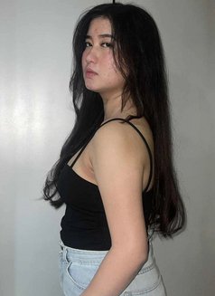 Sam - Masajista in Makati City Photo 7 of 7