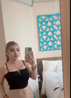 Sam - puta in Manila Photo 2 of 3