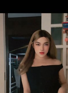 Sam - Transsexual escort in Jeddah Photo 5 of 6