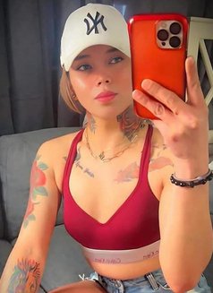 SAM - Transsexual escort in Kuwait Photo 11 of 18