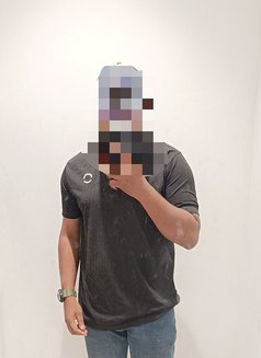 Sam for Ladies - Male escort in Colombo Photo 1 of 7